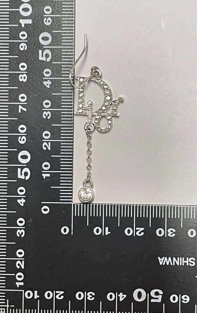 年末のプロモーション特価！ 美品】Christian 匿名配送❤︎ ピアス ディオール Dior アクセサリー