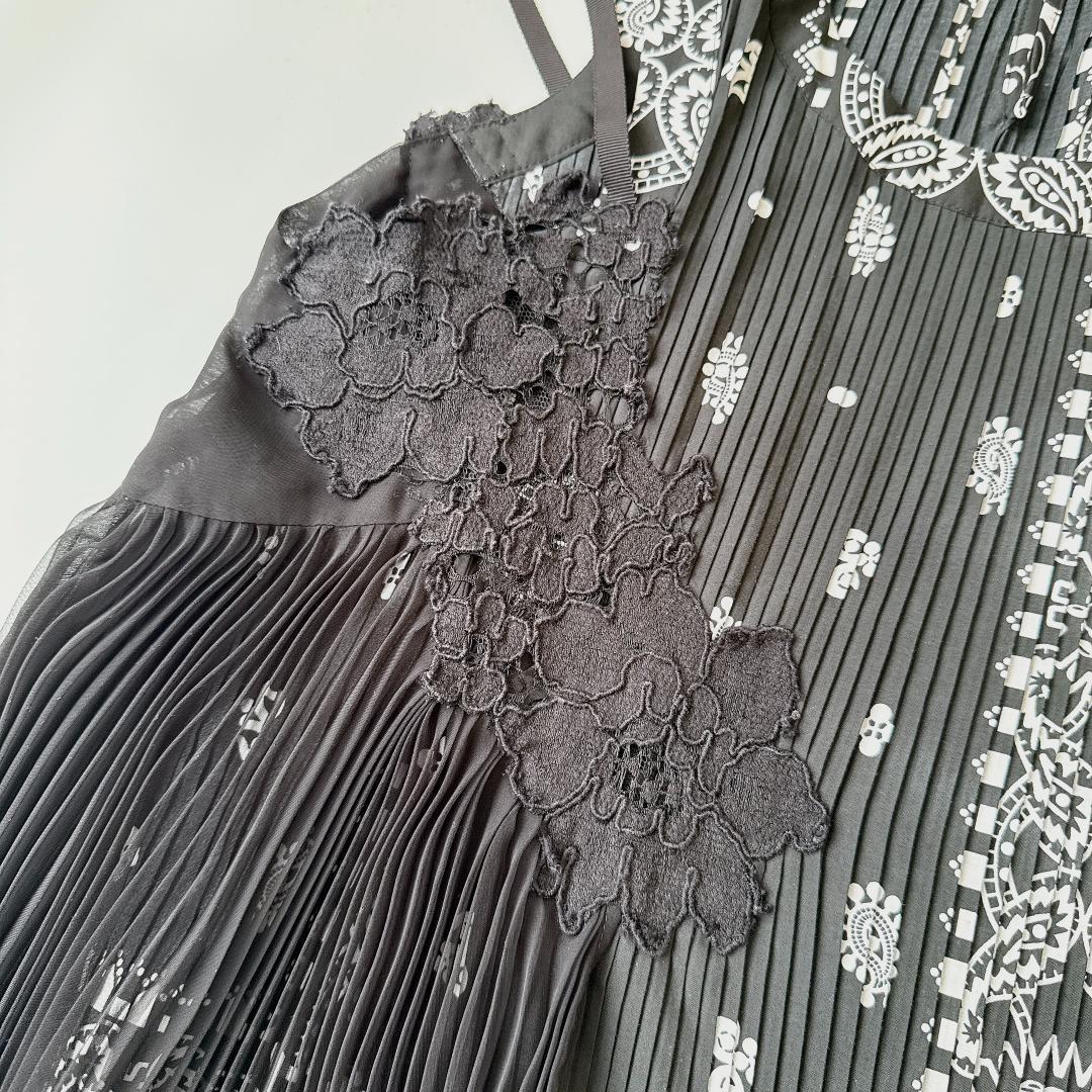 欲しいの 美品 sacai サカイ レースプリーツトップス ノースリーブ トップス