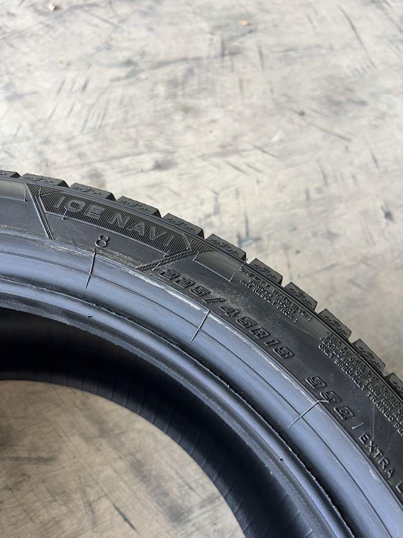 匿名配送 22年製 225/45R18 冬タイヤ セットA