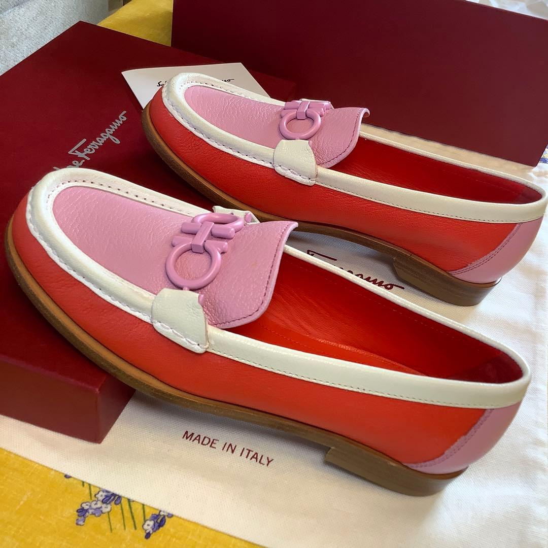 レア!新品!限定完売!フェラガモ ガンチーニローファー マルチカラー 22.5㎝