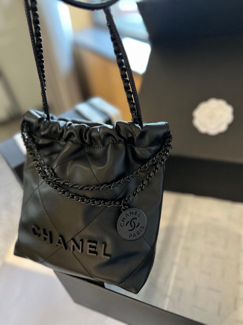 CHANEL ブラック ナイロン ショルダーバッグ