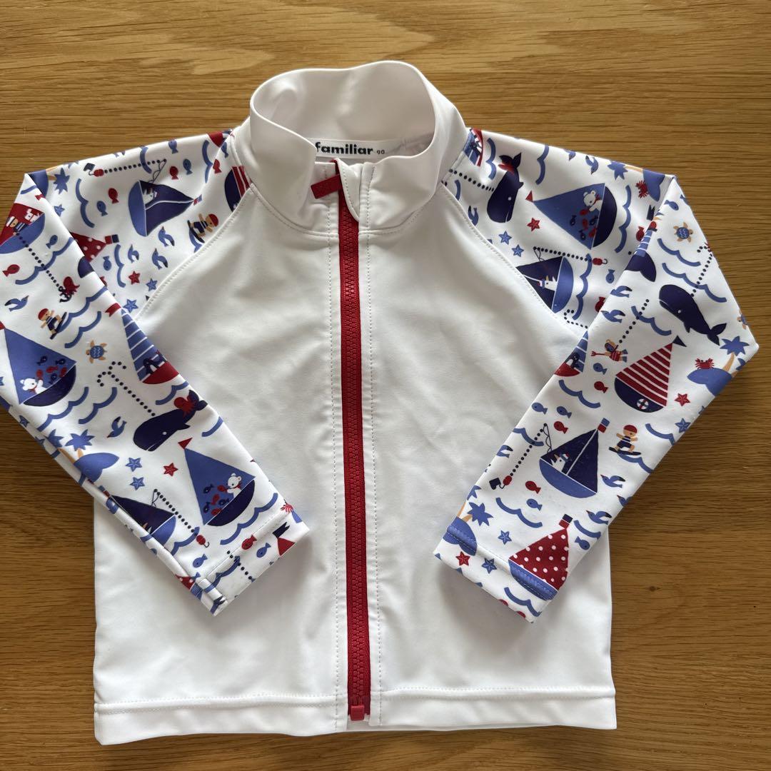 ファミリア　ラッシュガード　90㎝