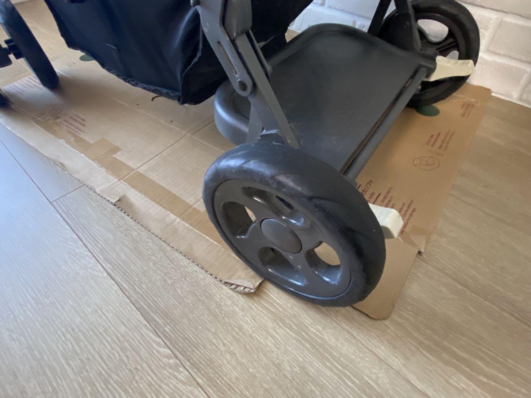 Joovy Caboose Ultralight 二人乗りベビーカー ブラック