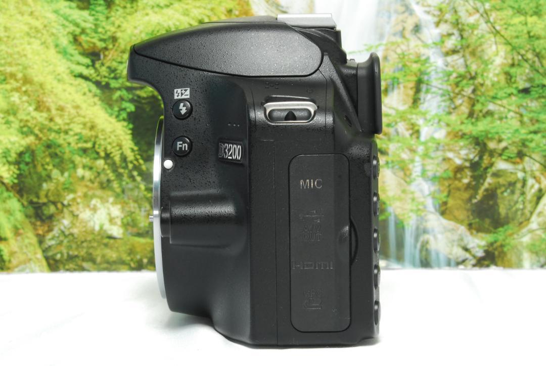 ✨手振補正機能付き望遠レンズ✨Nikon D3200✨高性能入門一眼レフ✨軽量