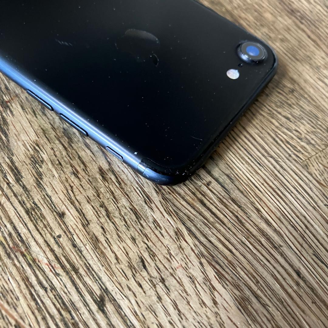 iPhone 7 256GB SIMフリー バッテリー100%