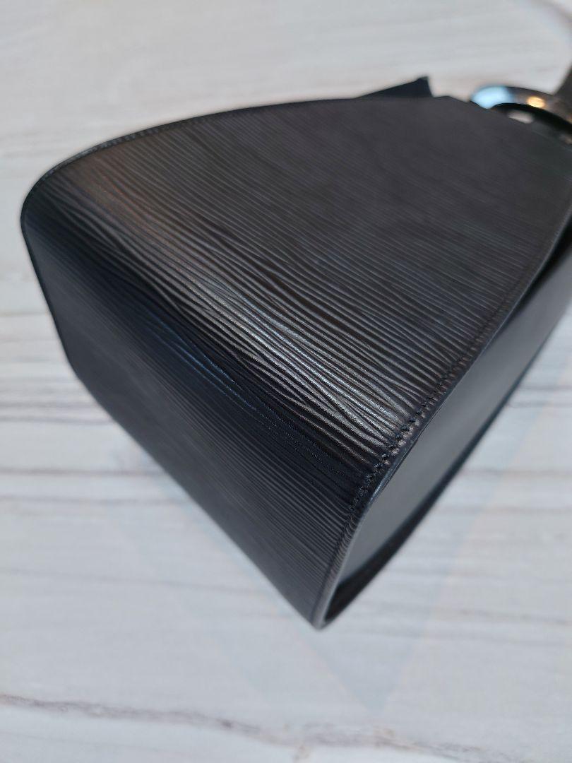 LOUIS VUITTON ルイヴィトン ショルダーバッグ エピ ミニュイ 黒