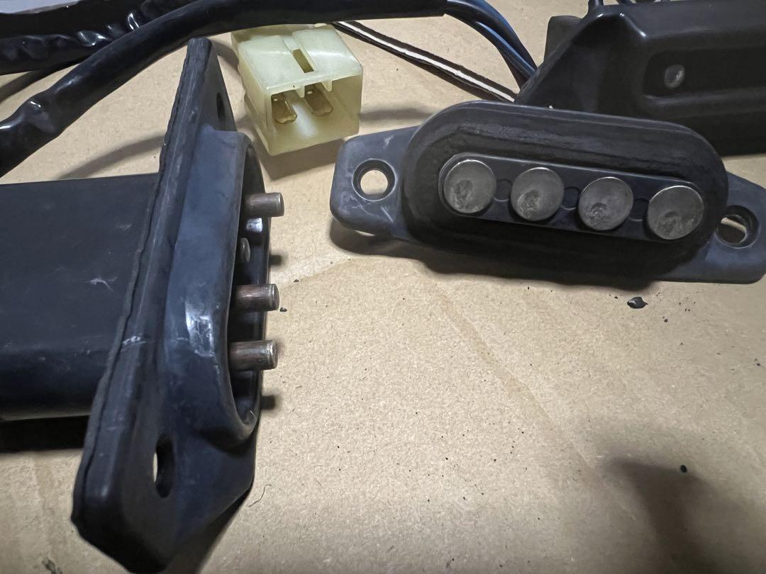 トヨタ　ハイエース100系　スライド式パワードアのマグネット