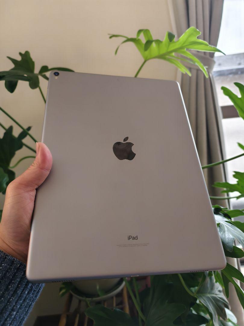 美品:Apple iPad Pro 12.9インチ (第２世代)