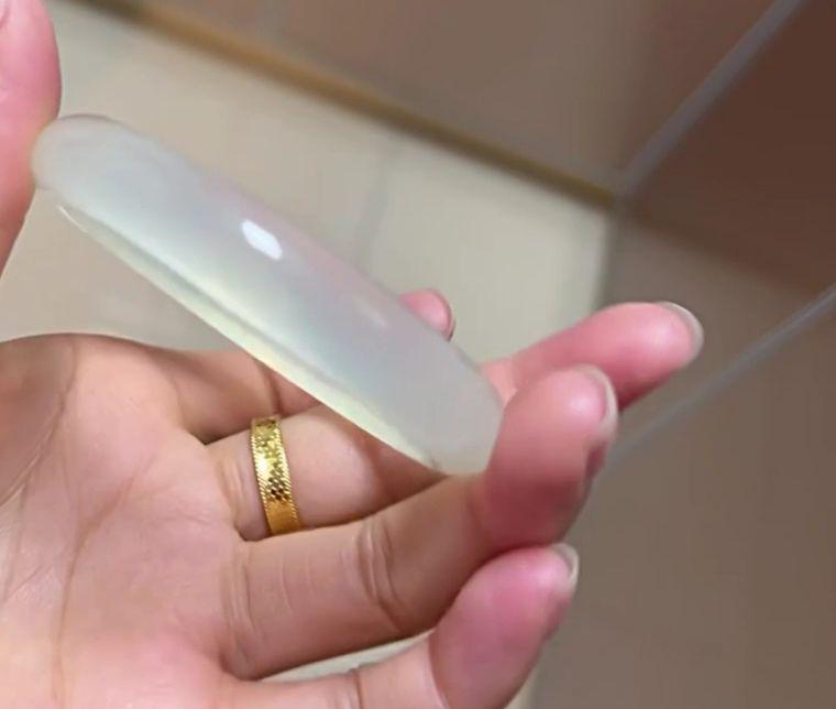 翡翠軟玉ネフライト 中国四大名玉岫玉バングル 腕輪  着物和服