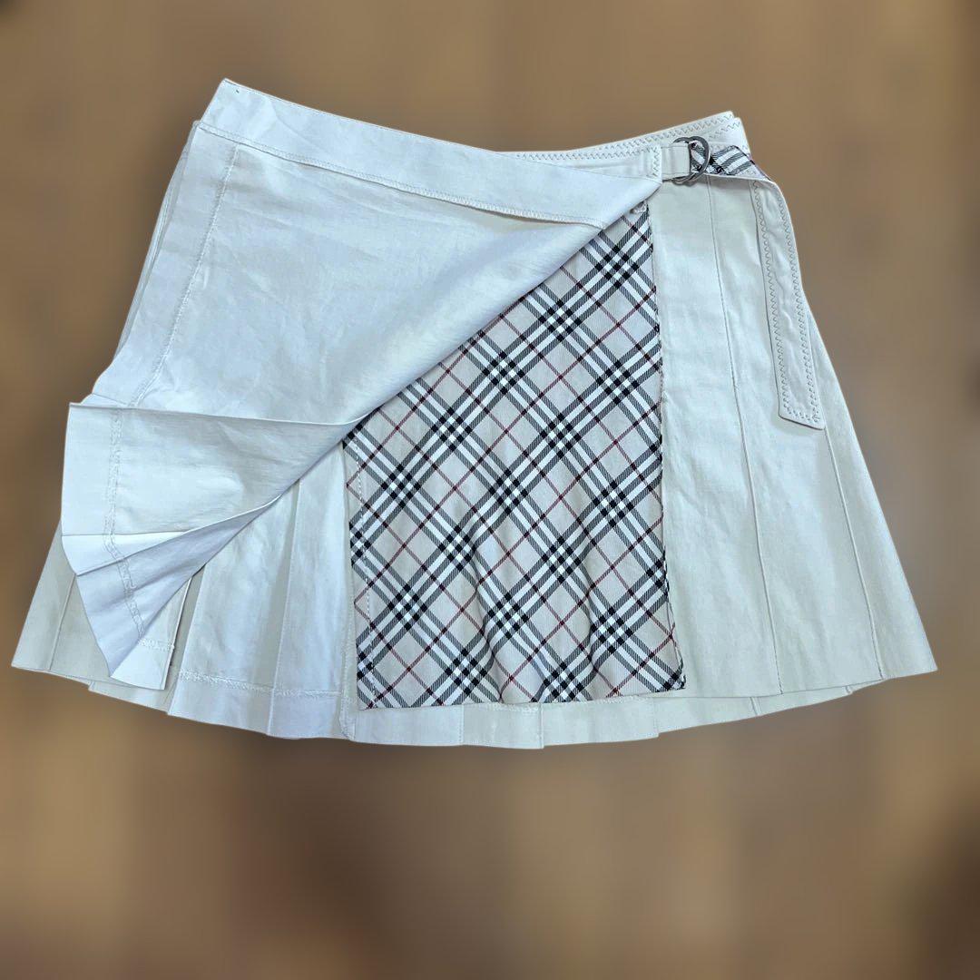 Burberry ミニスカート - メルカリ