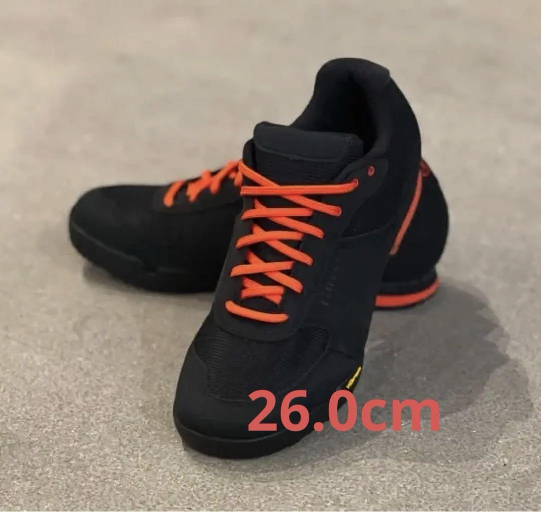 465.RUMBLE VR Black / Glowing Red