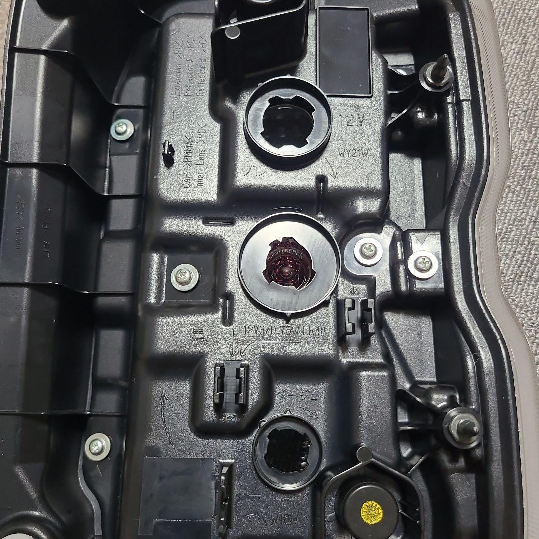 ①【美品】【スズキ ハスラー MR52S】テールランプ左側