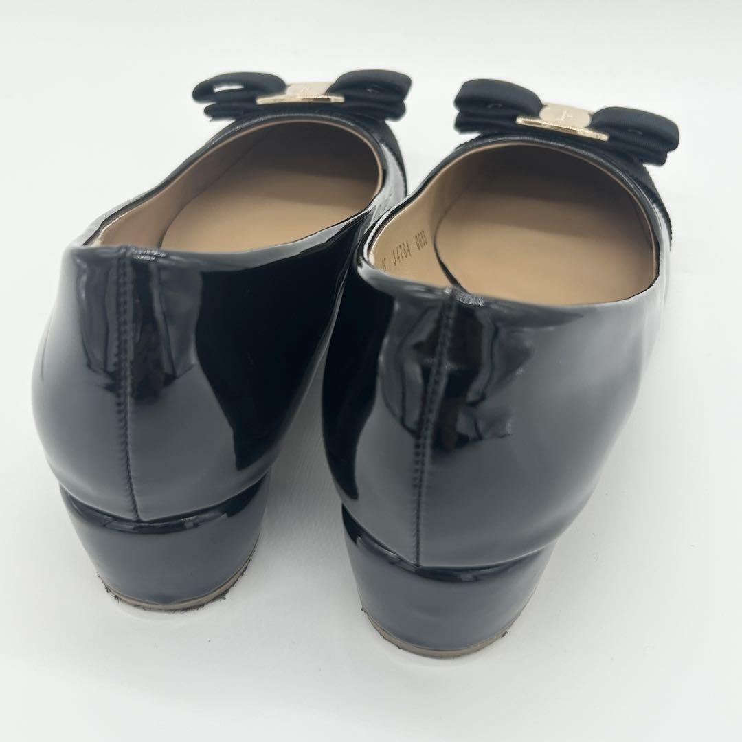 美品✨Salvatore Ferragamo ヴァラリボン　パンプス　ブラック