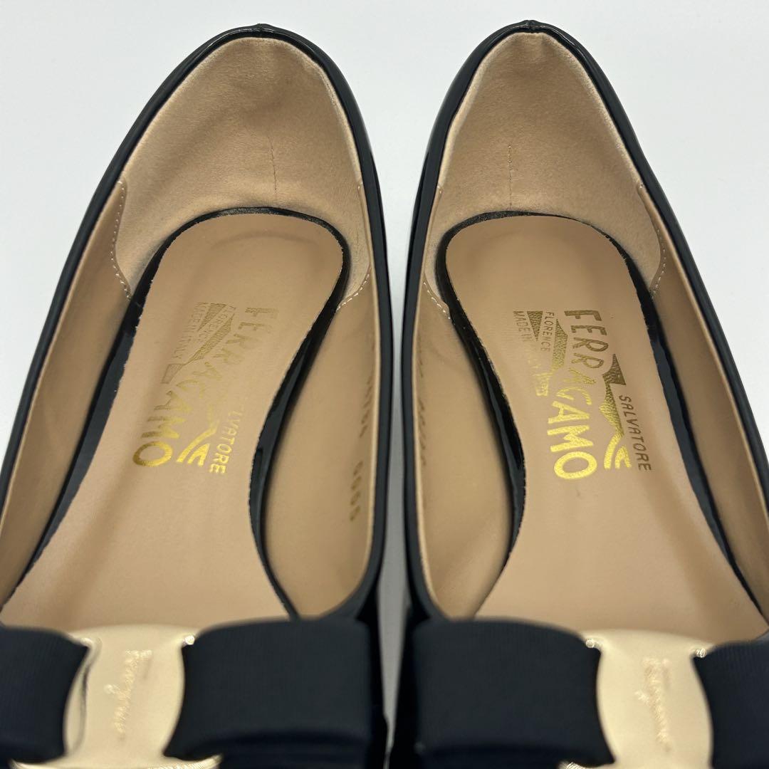 美品✨Salvatore Ferragamo ヴァラリボン　パンプス　ブラック