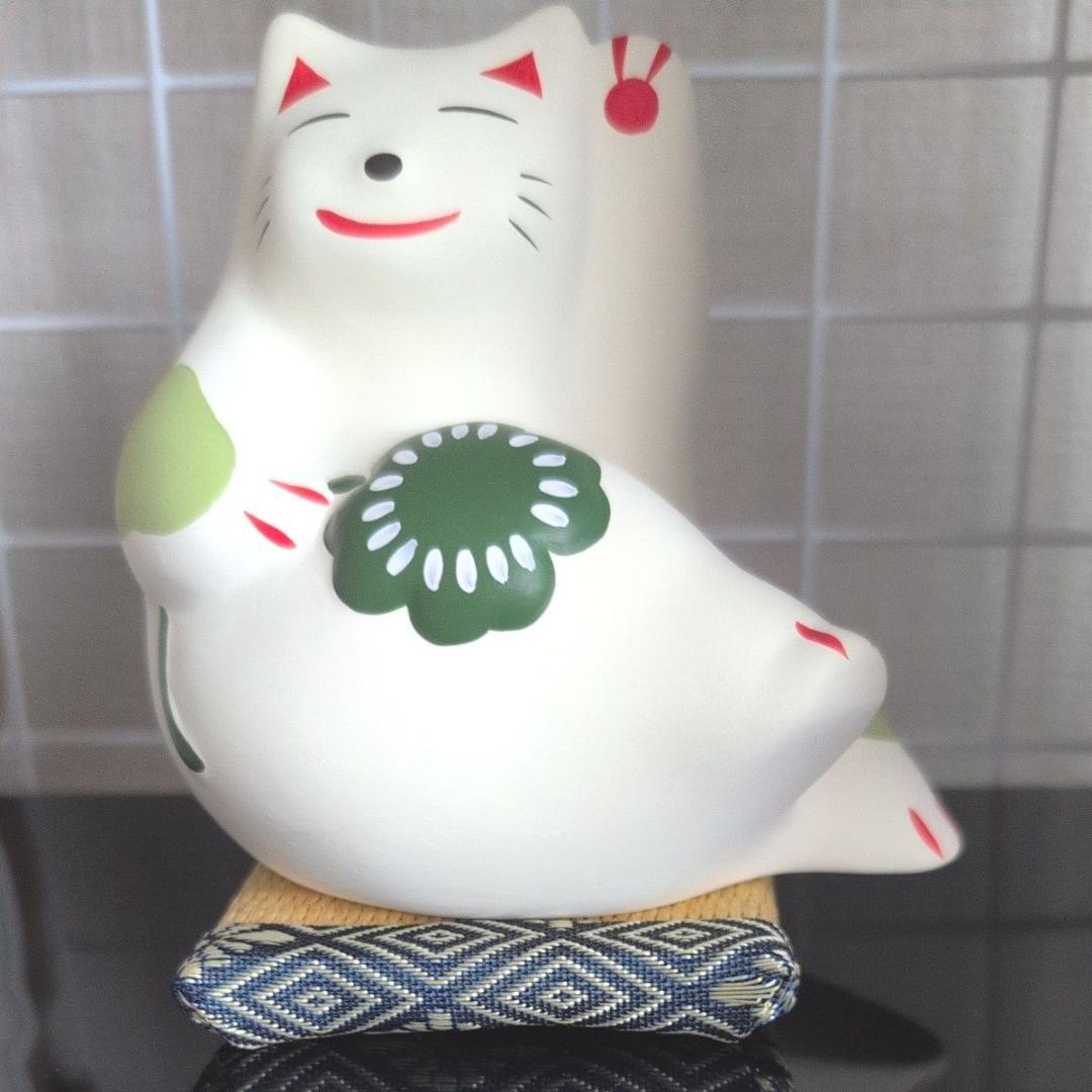 招き猫 陶器製フィギュア