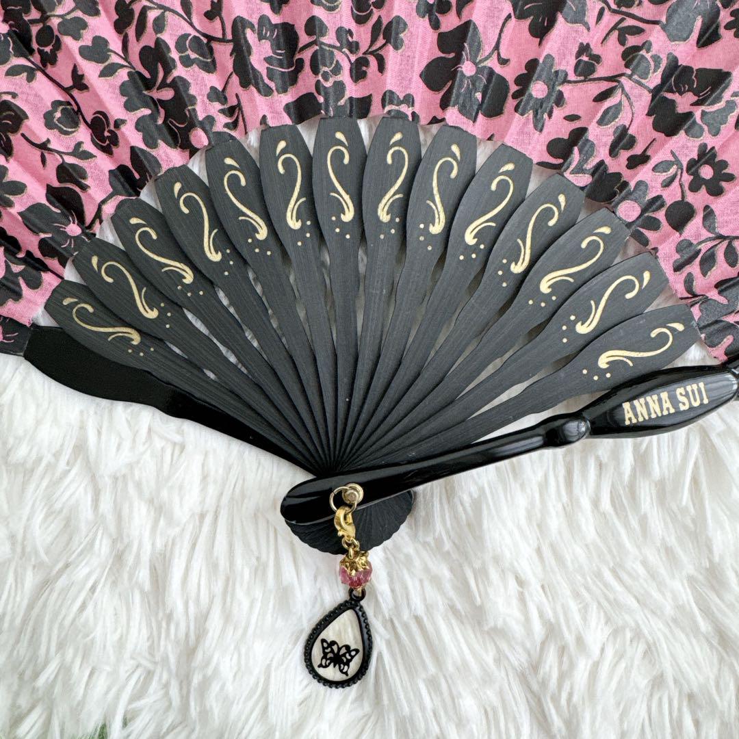 美品 ANNA SUI アナスイ 扇子 総柄 チャーム付 レース ブラック