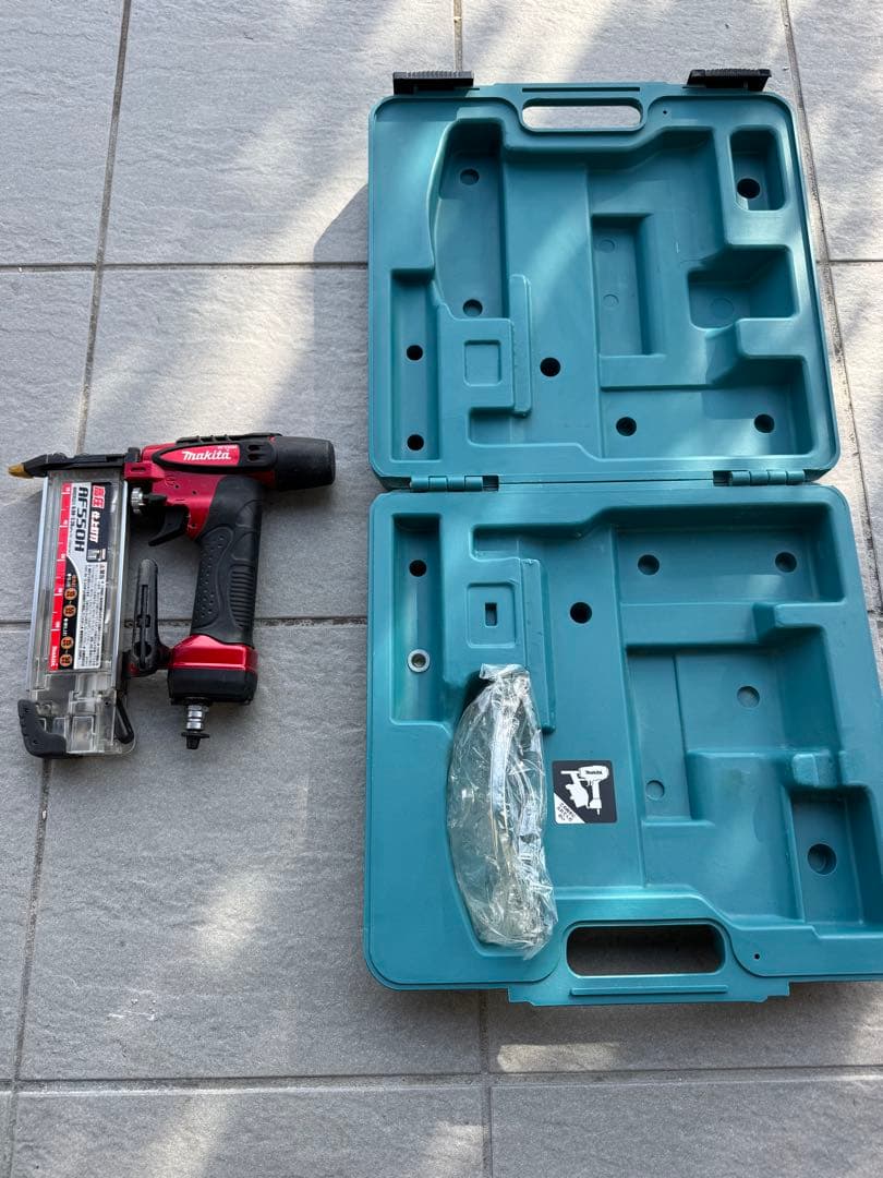 マキタ makita 高圧フィニッシュネイラ AF550H 高圧仕上げ釘打機Makita