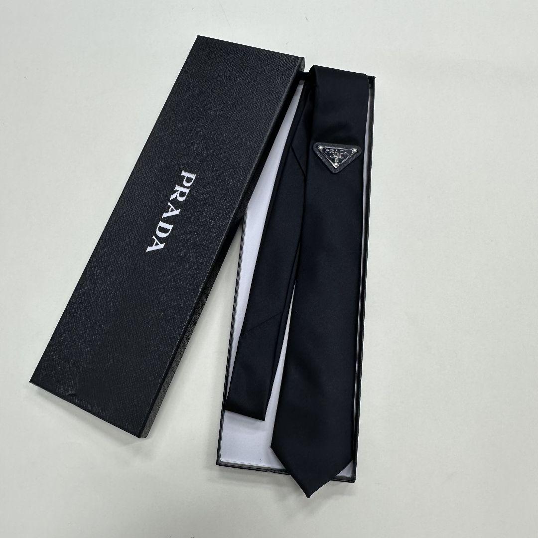 PRADA Re-Nylon ネクタイ ナイロンギャバジン　三角プレート PRADA プラダ Re-Nylon Gabardine ギャバジン Tie ネクタイ