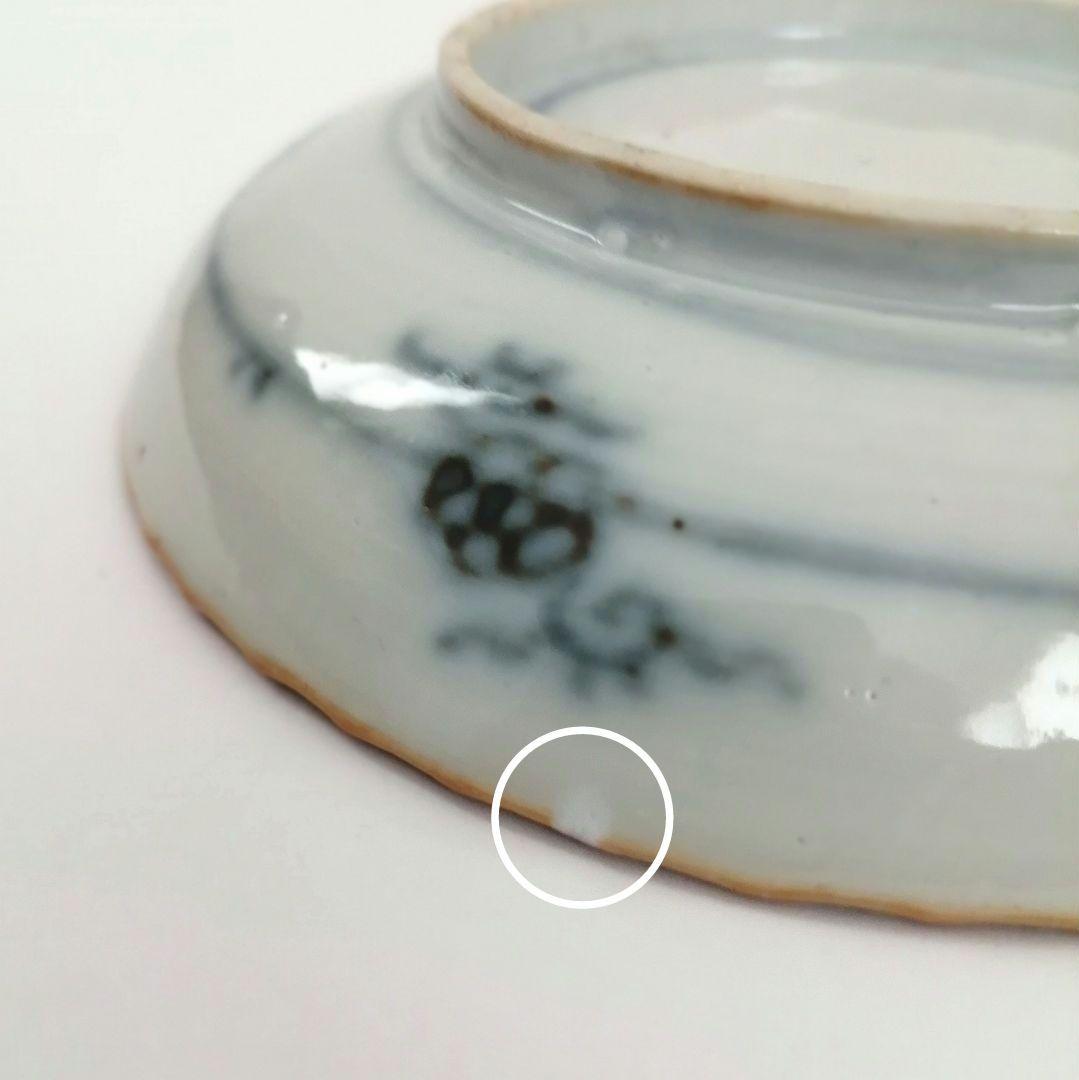 色絵　イゲ皿　三方花唐草と丸窓　見込みに菊図　小皿　３客