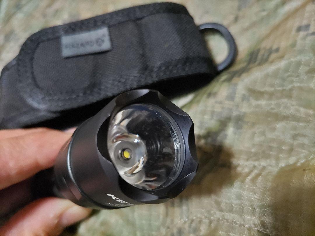 美品SUREFIRE E1D DEFENDER シュアファイア ディフェンダー