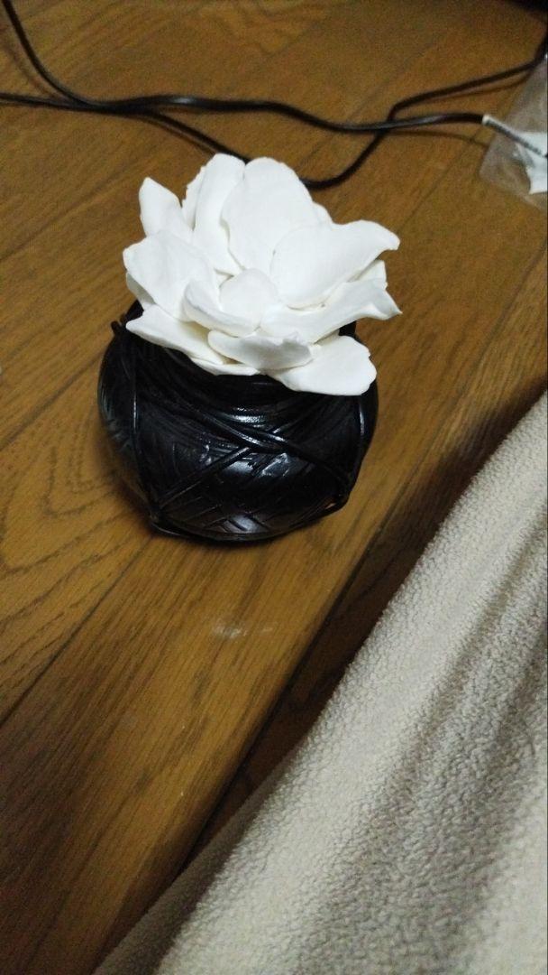 WHITEFlower