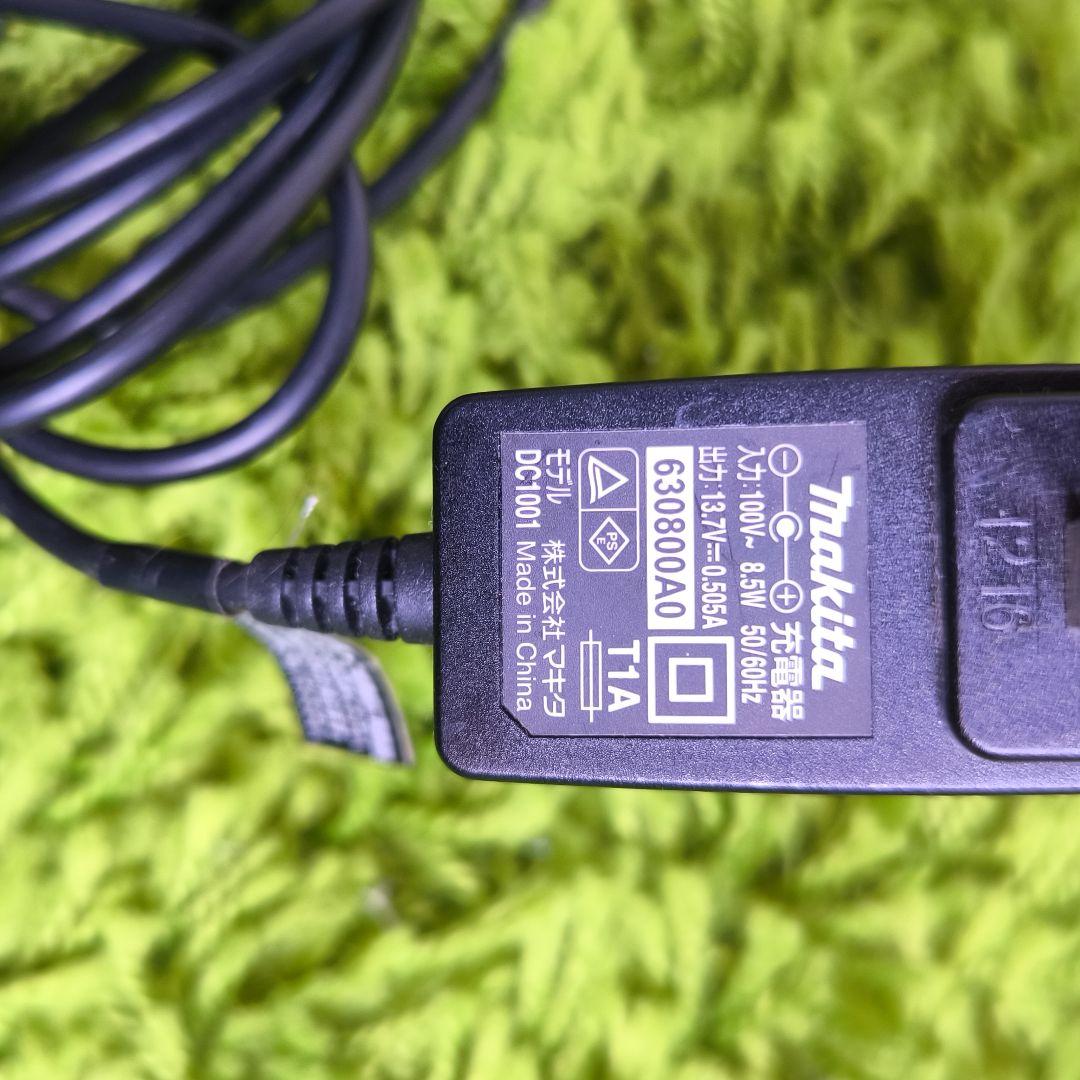 マキタ充電式クリーナー　CL103DX