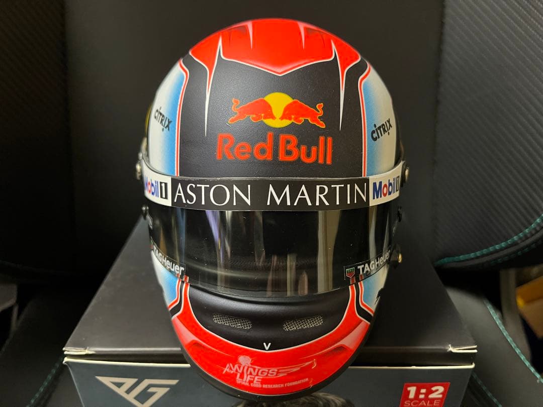 2019 レッドブル ホンダ F1 ピエール ガスリー 1/2 ヘルメット 2019 レッドブル ホンダ F1 ピエール ガスリー 1/2 ヘルメット