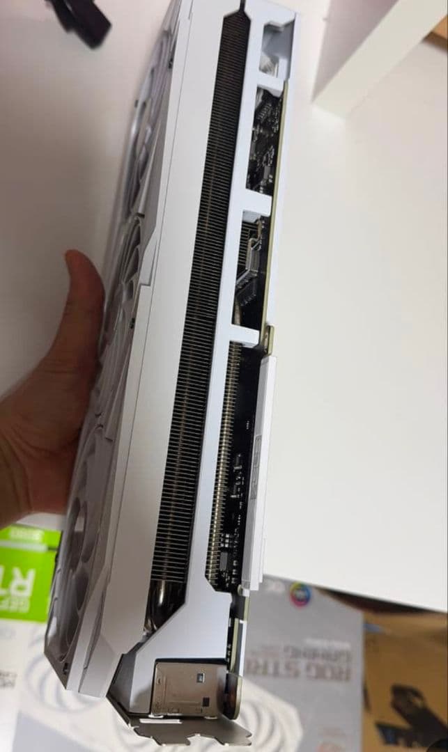 グラフィックボード・グラボ・ビデオカード Asus ROG Strix 3090