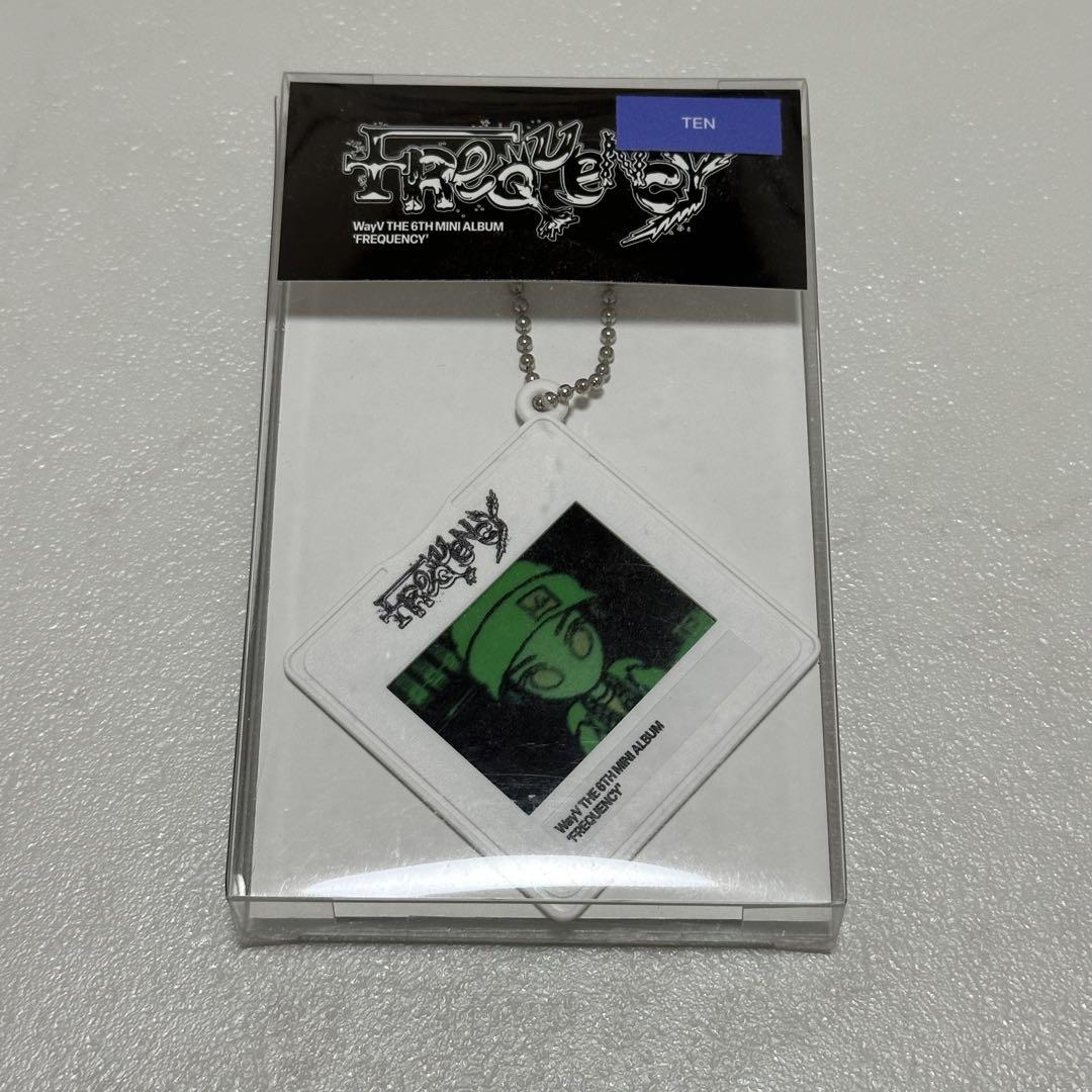 テン WayV Frequency スライドマウント キーリング - メルカリ