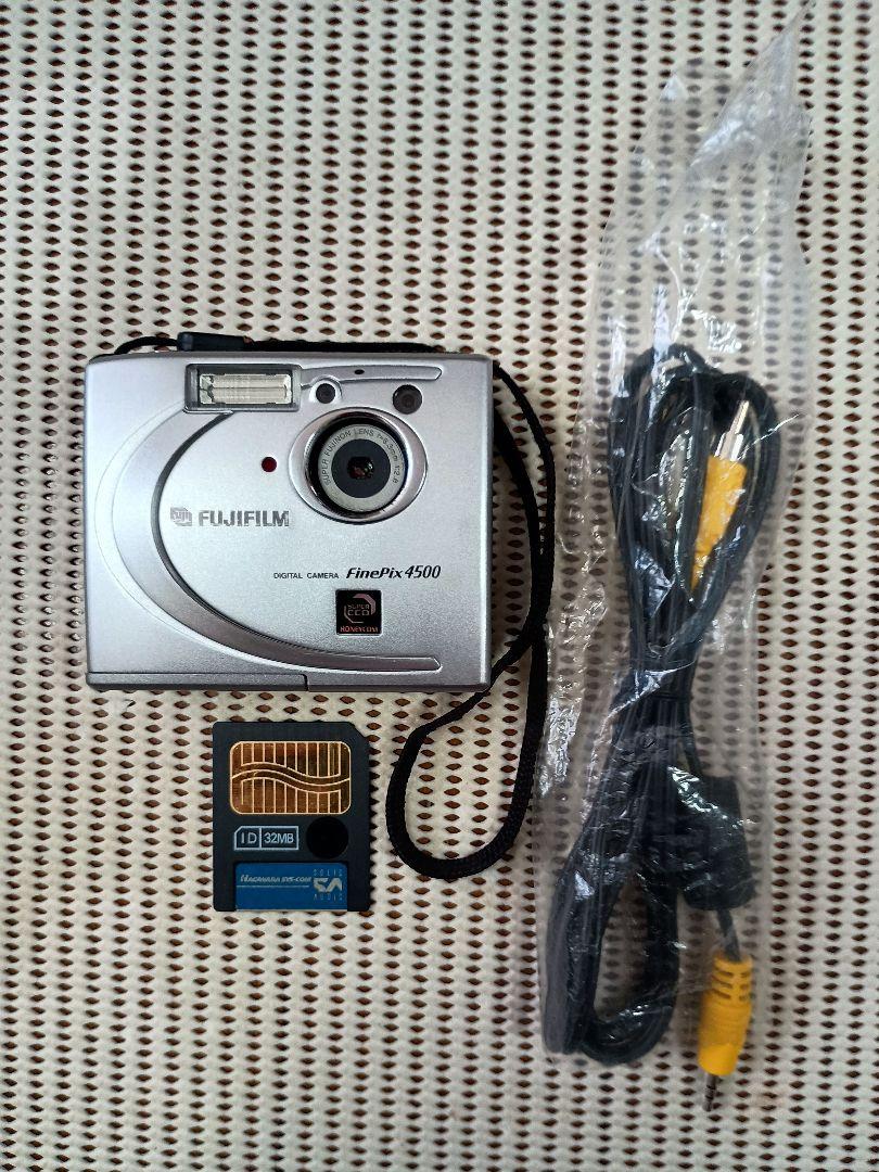 Fujifilm FinePix 4500 本体と付属品 - メルカリ