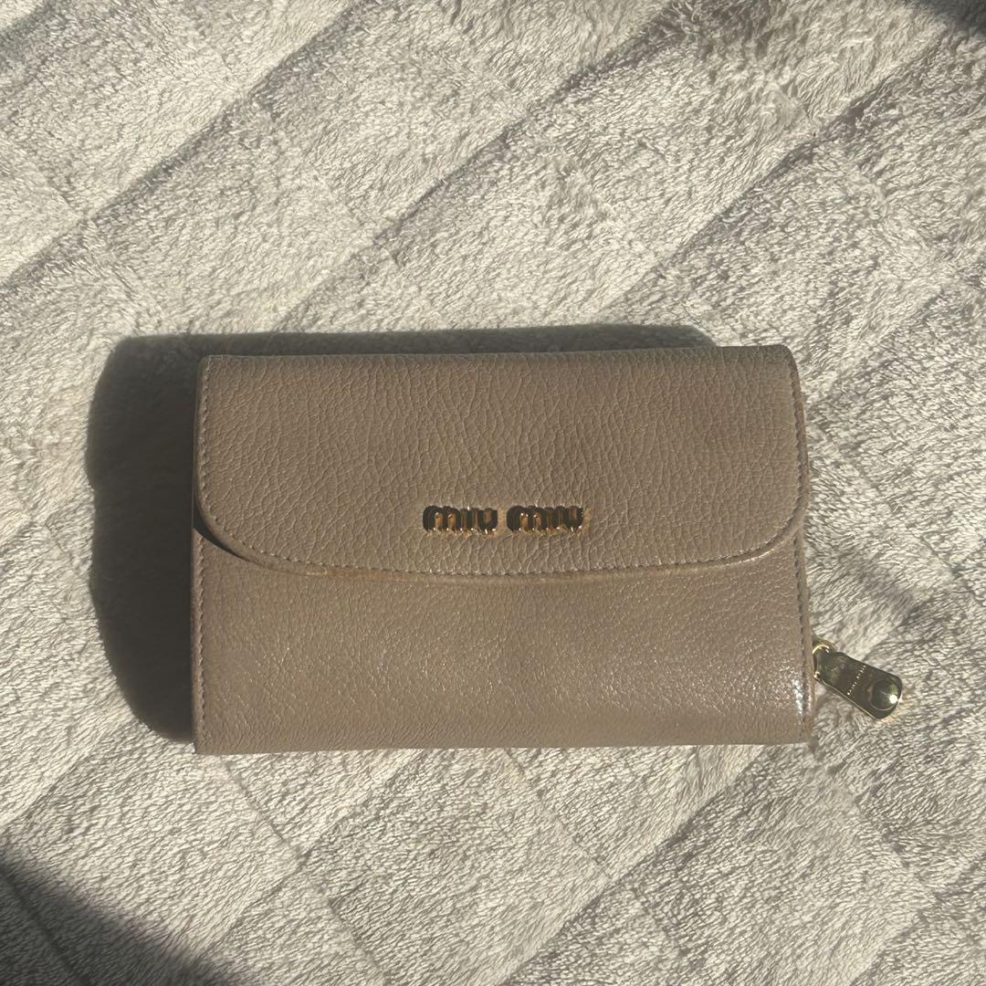 miumiu 財布