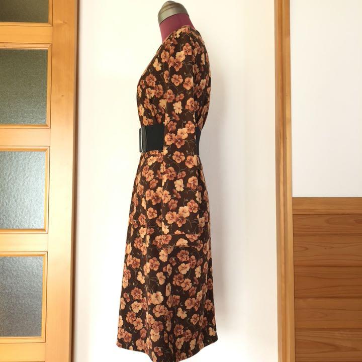 レトロワンピース 昭和レトロ 茶色の可愛い花柄 ビンテージ メルカリ レトロワンピース 昭和レトロ 茶色の可愛い花柄 ビンテージ メルカリ