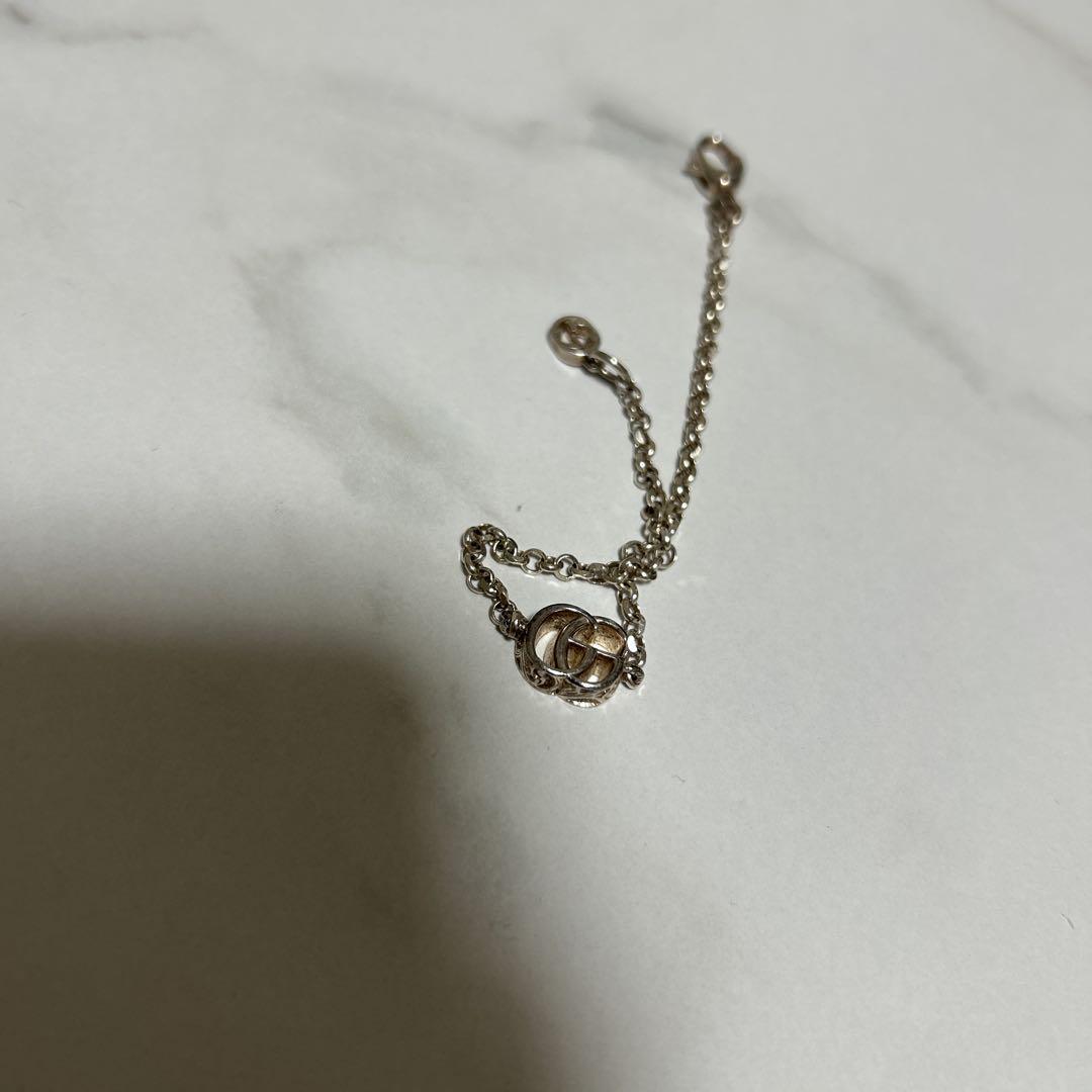 Gucci シルバーロゴブレスレット