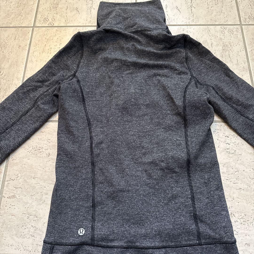 Lululemon フルジップフーディ グレー