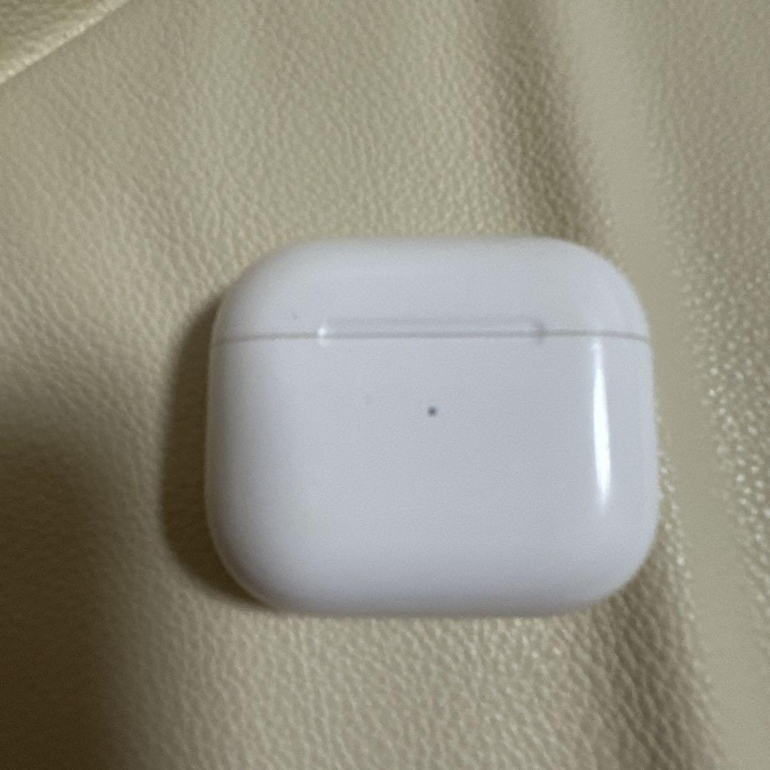 AirPods 第3世代 【左耳のみ】ホワイト 充電ケース付き Amazon.co.jp: Apple AirPods(第3世代)Lightningケース付き