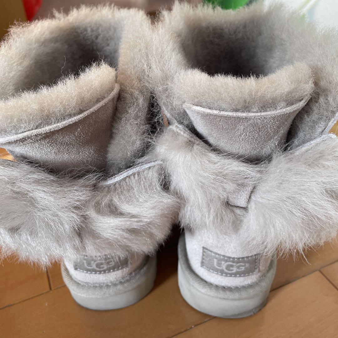 【送料込】 24cm UGG ベージュ ファー付き ムートンブーツ グレー 靴