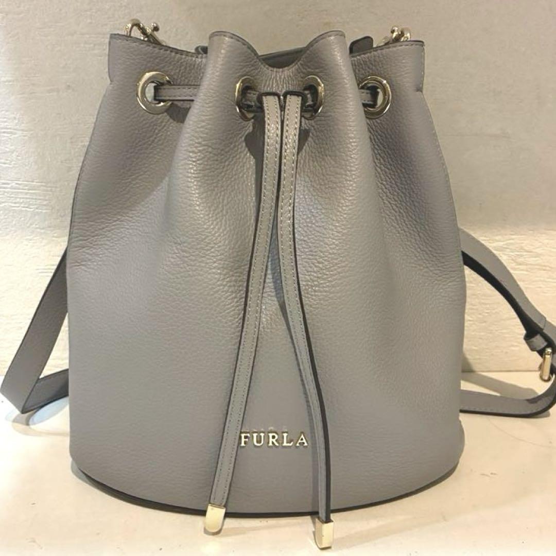 【極美品】FURLA EVE レザー　巾着　ショルダーバッグ　グレー