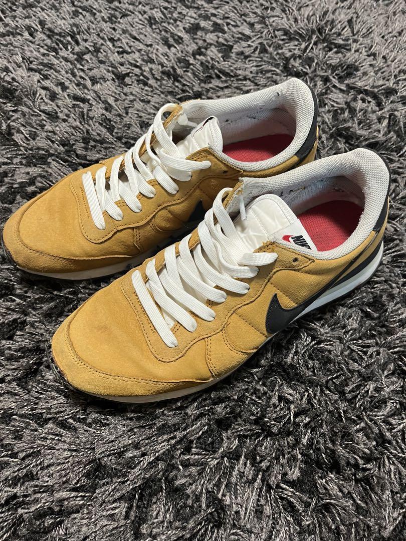 Nike イエロースニーカー　27.5cm