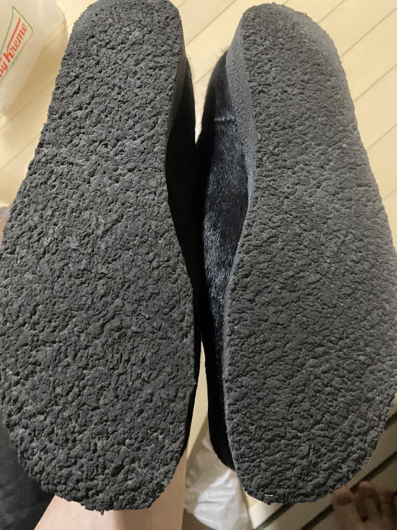 靴 Clalrks Wallabee Hair On black