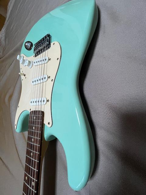 Squier Affinity Stratcaster　美品　サーフグリーン Amazon.com: Squier Affinity Series FSR Stratocaster Electric