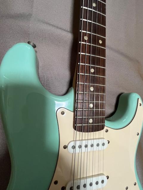 Squier Affinity Stratcaster　美品　サーフグリーン Amazon.com: Squier Affinity Series FSR Stratocaster Electric