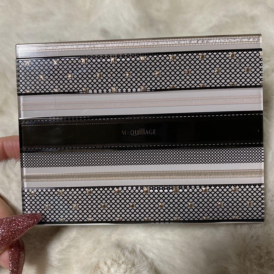 MAQuillAGE ドラマティックパレット