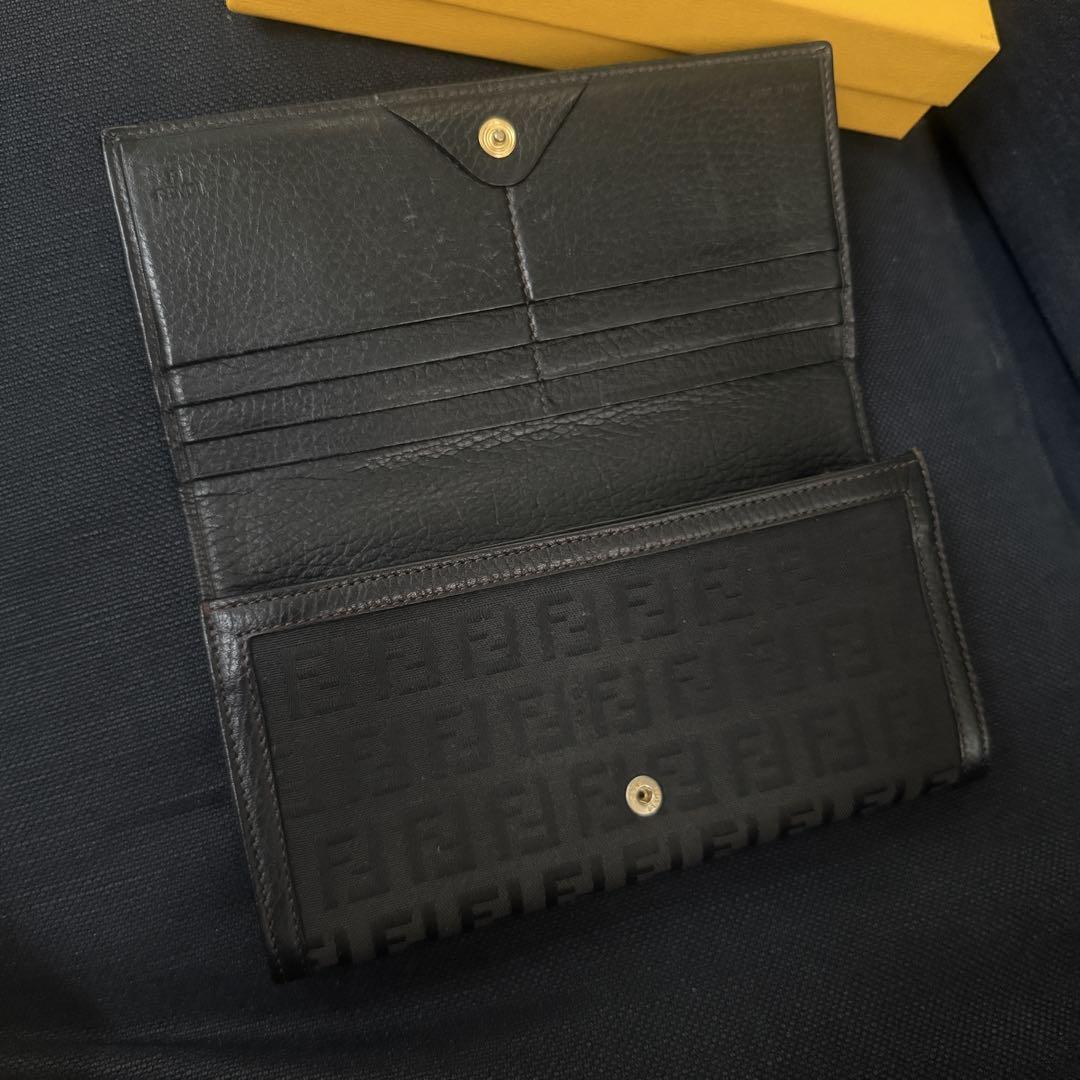 フェンディ　FENDI 長財布