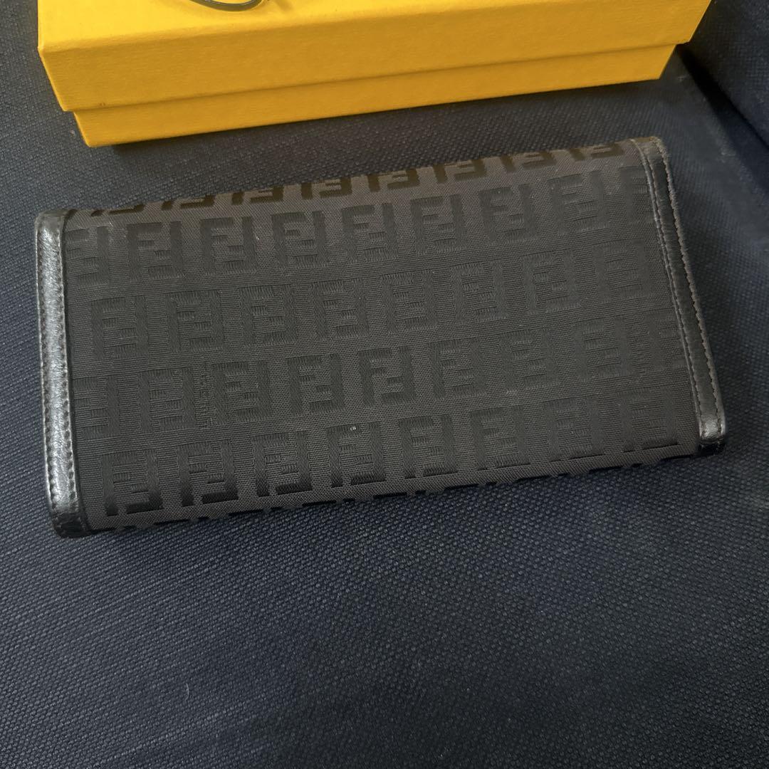 フェンディ　FENDI 長財布