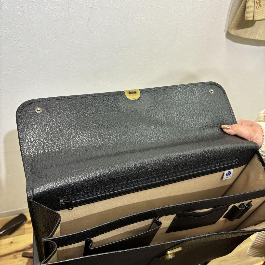 タニザワ ビジネスバッグ 黒 レザー　高級バッグ　美品