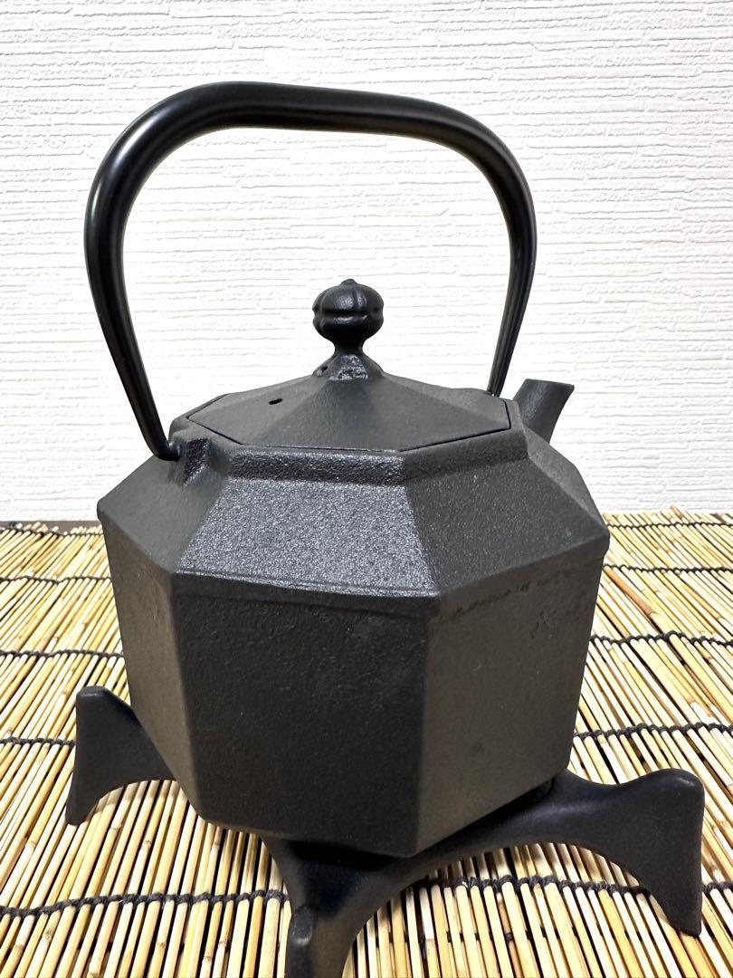 新品、供箱付　南部盛榮堂ＯＩＧＥＮ 鉄急須　小鉄八角０.８　瓶敷　星　セット