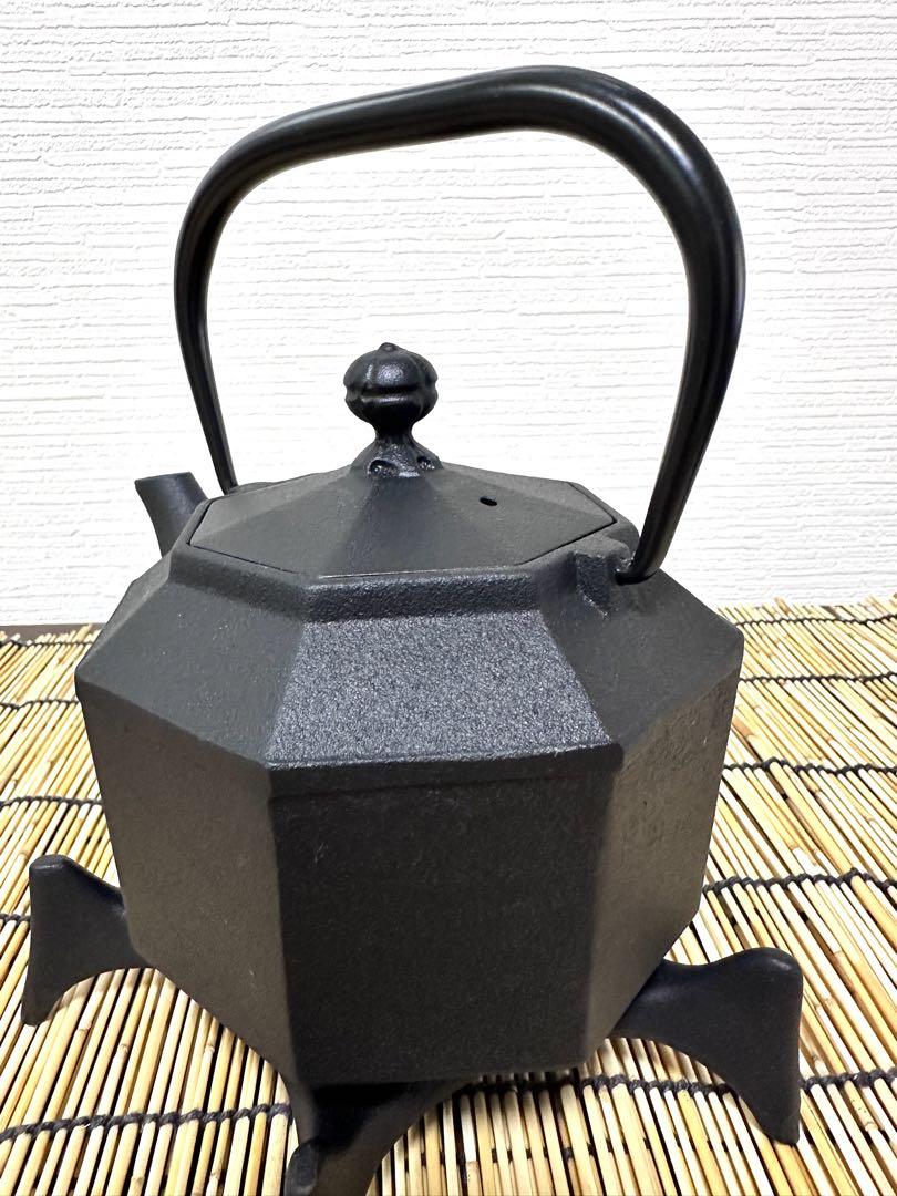 新品、供箱付　南部盛榮堂ＯＩＧＥＮ 鉄急須　小鉄八角０.８　瓶敷　星　セット