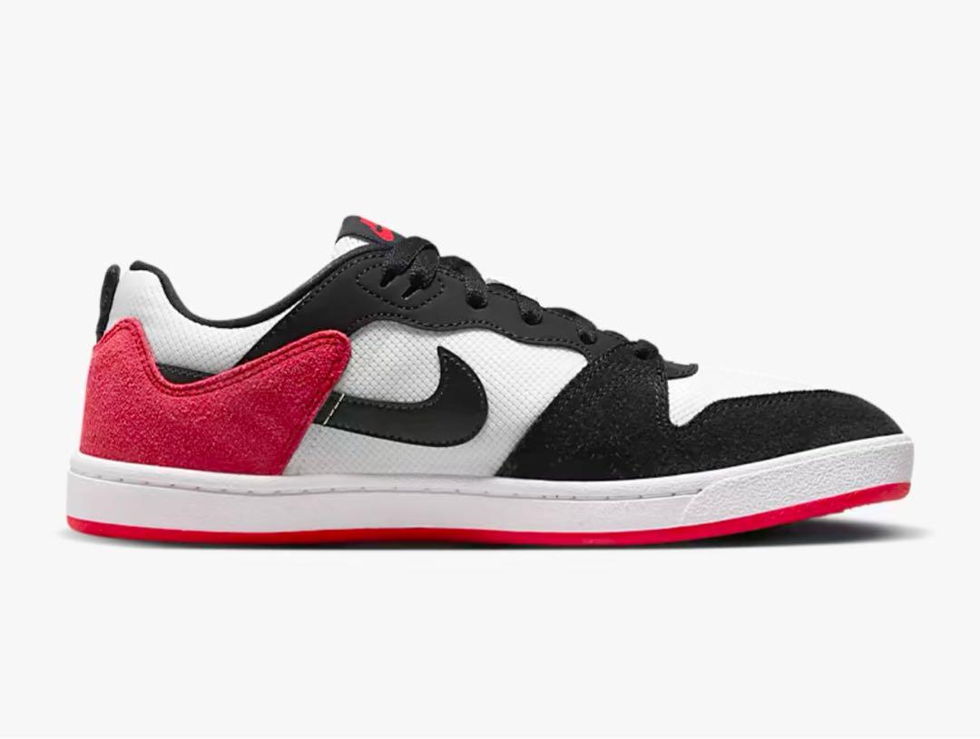 Nike スニーカー 黒/白/赤　26cm