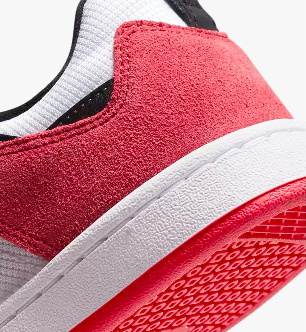 Nike スニーカー 黒/白/赤　26cm