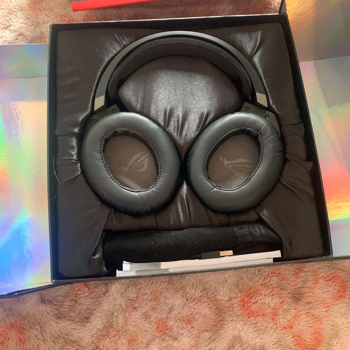 ROG STRIX FUSIÓN 700 画像1